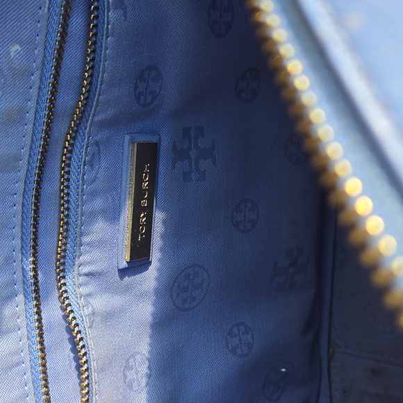 Tory Burch Blue Quilted Crossbody Bag - Picture 4 of 5